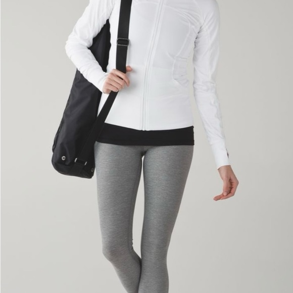 NWT! Lululemon in flux jacket - Picture 2 of 12